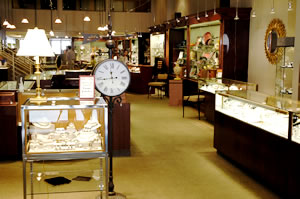 Dodsons Jewelers, diamonds in Spokane, estate heirloom jewelry, oldest jewelry store in Spokane, Waterford Crystal, porcelain, Lladro sculpture